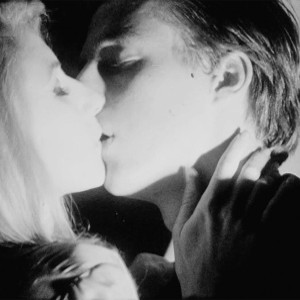 ANDY WARHOL Kiss, 1963-64 ©The Andy Warhol Museum, Pittsburgh, PA, a museum of Carnegie Institute All rights reserved Film still courtesy The Andy Warhol Museum