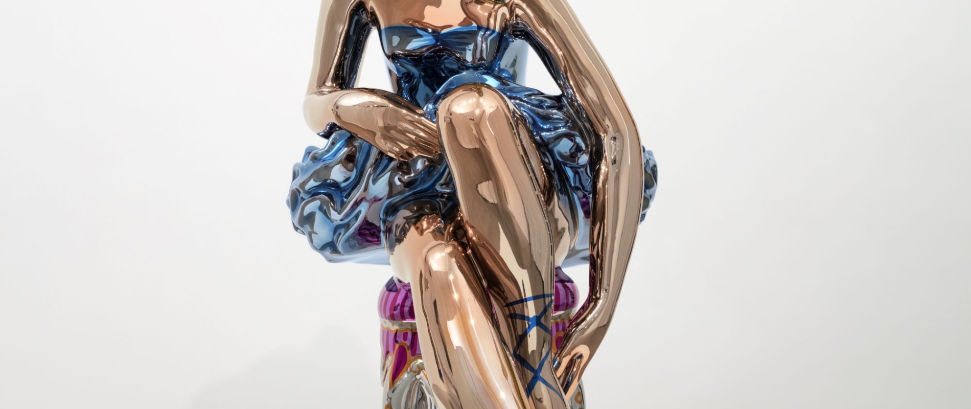 JEFF KOONS Seated Ballerina, 2010-2015 © Jeff Koons
