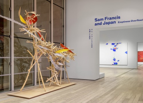In questa pagine On these pages Sam Francis and Japan: Emptiness Overflowing Los Angeles, Lacma, 2023 Veduta della mostra/installation view Courtesy Lacma